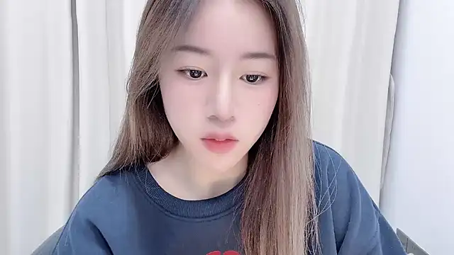 chloe-01 online show from 12.11.24