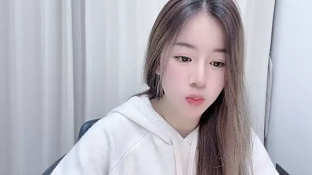 chloe-01 online show from 12.27.24