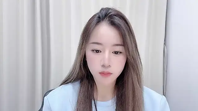 chloe-01 online show from 12.29.24