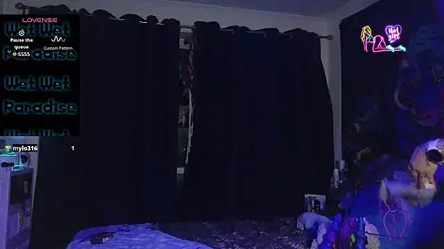 tattoomilf86 online show from 02.18.26