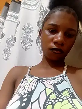 Yourlittlegirl19 online show from 02.15.25