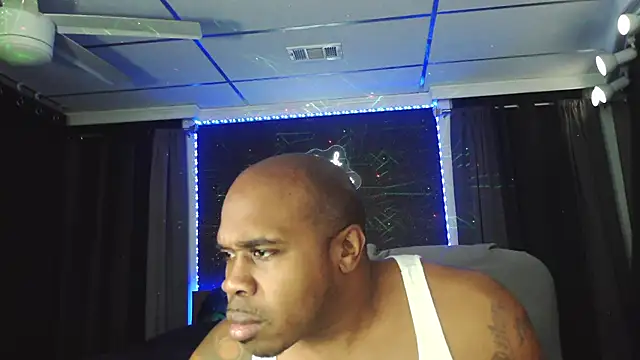 Snapshot of Dcrush17 chatting on 02.08.25 Dcrush17 online show from 02.08.25