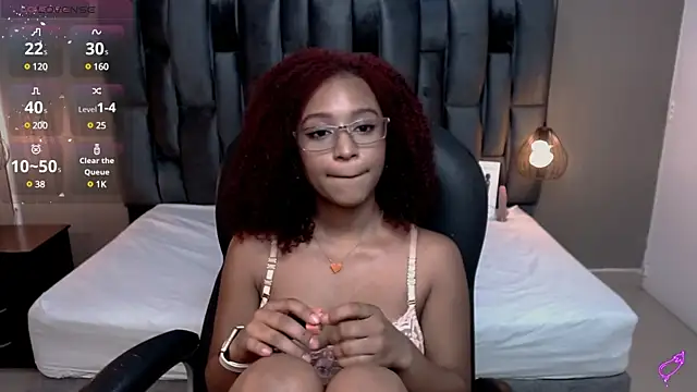 Snapshot of Lorena_Vieira_ chatting on 01.07.25 Lorena Vieira  online show from 01.07.25