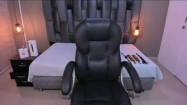 Snapshot of Lorena_Vieira_ chatting on 01.22.25 Lorena Vieira  online show from 01.22.25