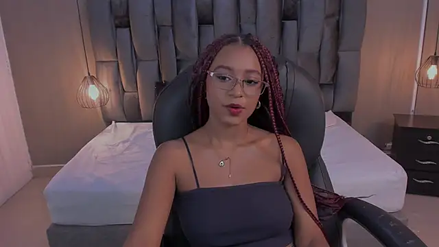 Snapshot of Lorena_Vieira_ chatting on 03.02.25 Lorena Vieira  online show from 03.02.25