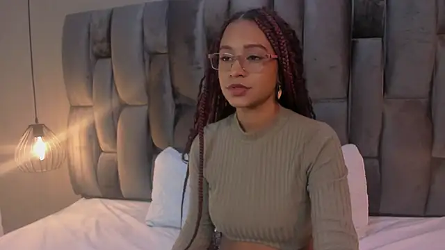 Snapshot of Lorena_Vieira_ chatting on 03.07.25 Lorena Vieira  online show from 03.07.25