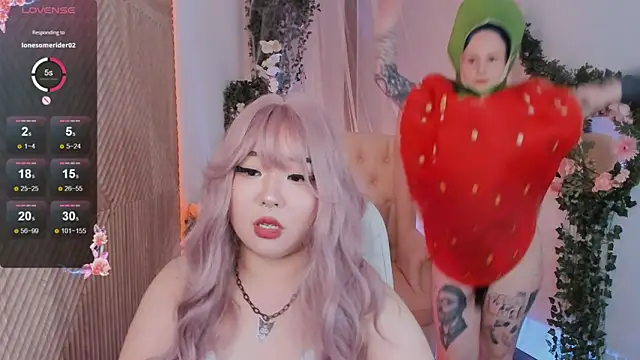 Snapshot of mei_honey_ chatting on 12.13.24 mei honey  online show from 12.13.24