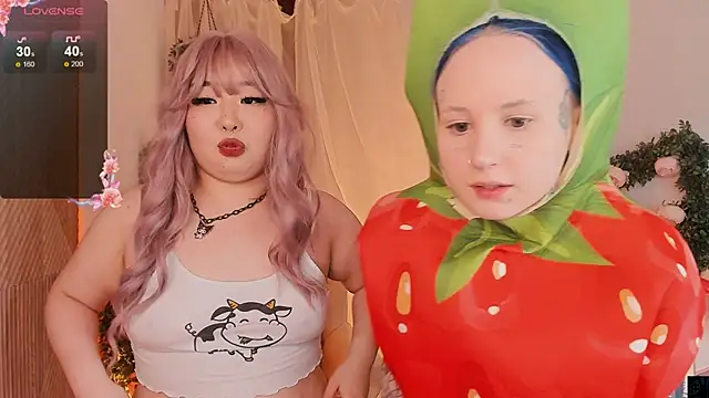 Snapshot of mei_honey_ chatting on 12.13.24 mei honey  online show from 12.13.24