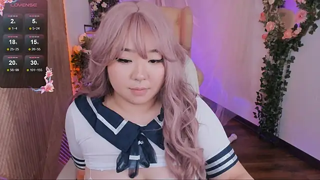 Snapshot of mei_honey_ chatting on 12.15.24 mei honey  online show from 12.15.24