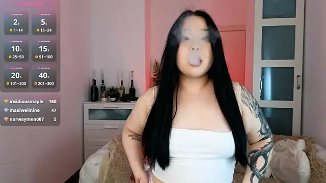 Snapshot of mei_honey_ chatting on 03.04.25 mei honey  online show from 03.04.25