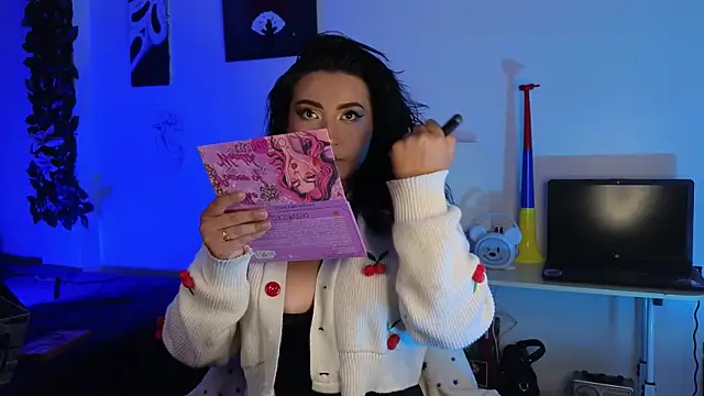 Snapshot of Pauilina chatting on 07.02.26 Pauilina online show from 07.02.26