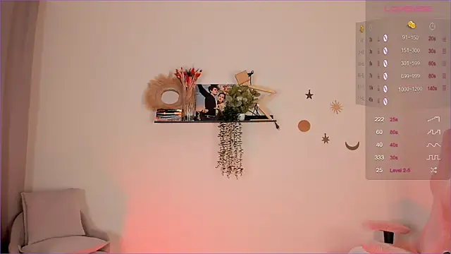 Snapshot of Cassie_Ice chatting on 10.28.25 Cassie Ice online show from 10.28.25