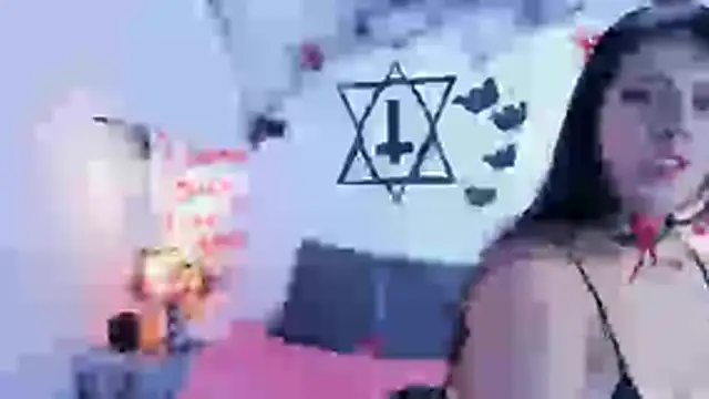 Snapshot of LunaSmitt chatting on 10.29.25 LunaSmitt online show from 10.29.25