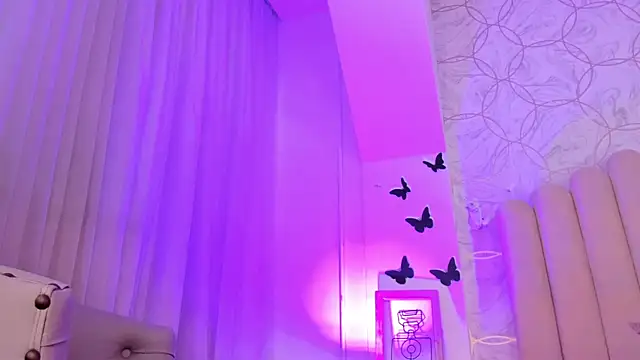 Foxy200   online show from 12.20.25