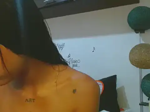 Snapshot of dulcelatina222 chatting on 12.27.24 dulcelatina222 online show from 12.27.24