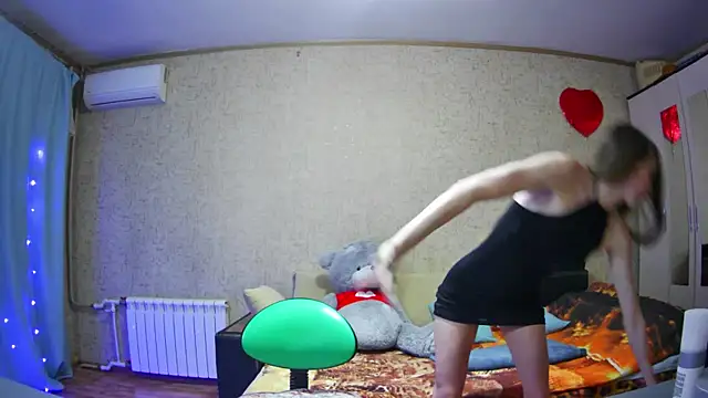 Snapshot of --Model--2 chatting on 12.05.24 --Model--2 online show from 12.05.24