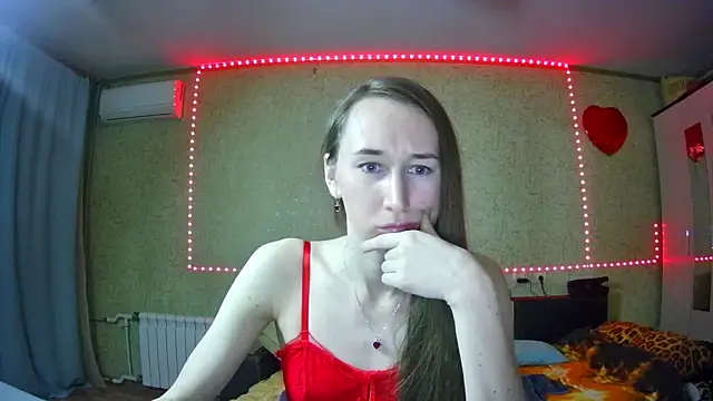 Snapshot of --Model--2 chatting on 12.13.24 --Model--2 online show from 12.13.24