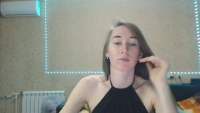 Snapshot of --Model--2 chatting on 01.08.25 --Model--2 online show from 01.08.25