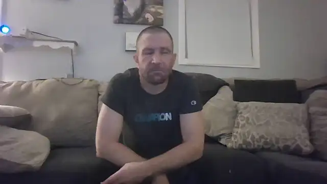 Snapshot of Edward_LongCock chatting on 12.17.24 Edward LongCock online show from 12.17.24