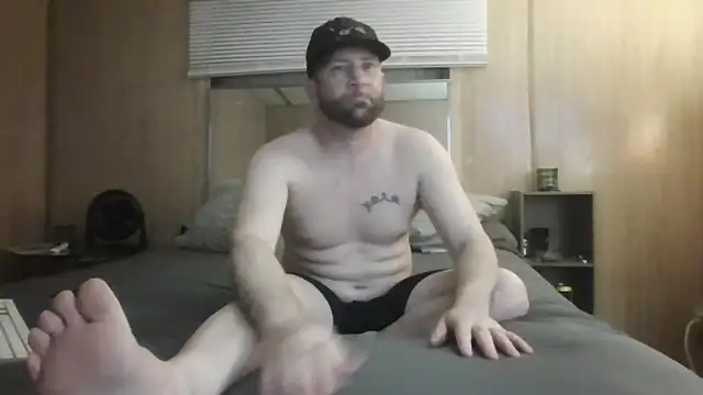 Snapshot of Edward_LongCock chatting on 04.17.26 Edward LongCock online show from 04.17.26