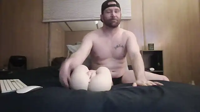 Snapshot of Edward_LongCock chatting on 05.03.26 Edward LongCock online show from 05.03.26