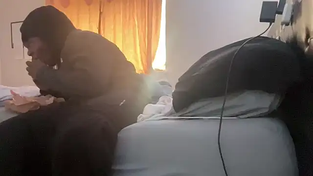 Snapshot of tokenkingtn chatting on 11.21.25 tokenkingtn online show from 11.21.25