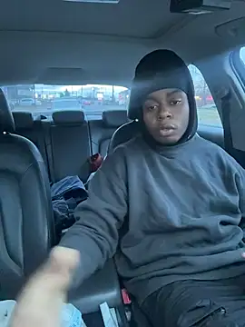 Snapshot of tokenkingtn chatting on 12.13.25 tokenkingtn online show from 12.13.25