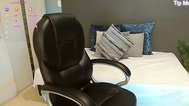 Snapshot of violeta_leon chatting on 09.11.25 violeta leon online show from 09.11.25