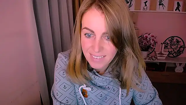 Snapshot of Hot_Milady chatting on 12.04.24 Hot Milady online show from 12.04.24
