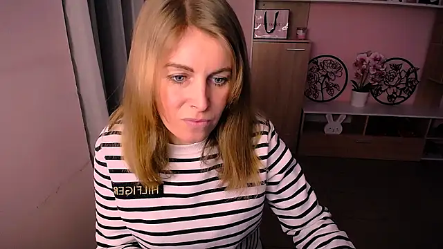 Snapshot of Hot_Milady chatting on 01.20.25 Hot Milady online show from 01.20.25