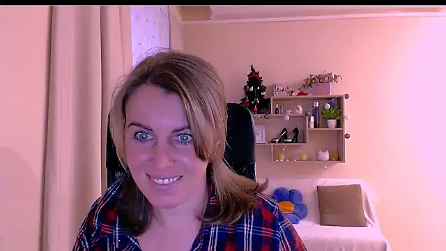 Snapshot of Hot_Milady chatting on 01.27.25 Hot Milady online show from 01.27.25