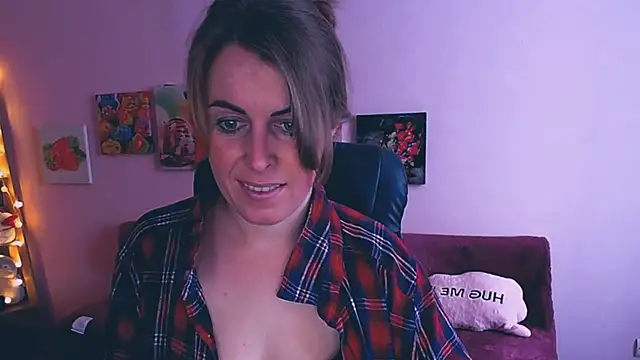 Snapshot of Hot_Milady chatting on 02.12.25 Hot Milady online show from 02.12.25