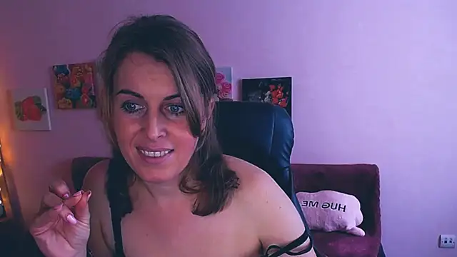 Snapshot of Hot_Milady chatting on 02.13.25 Hot Milady online show from 02.13.25