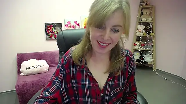 Snapshot of Hot_Milady chatting on 09.29.25 Hot Milady online show from 09.29.25
