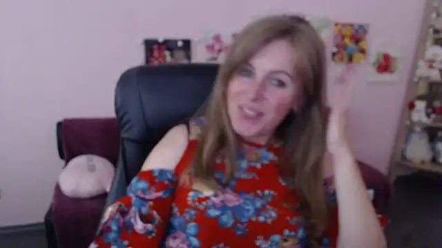 Snapshot of Hot_Milady chatting on 06.19.26 Hot Milady online show from 06.19.26
