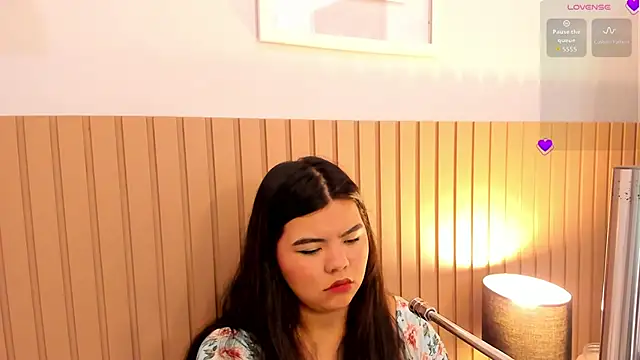 klhoe boobs online show from 02.08.26