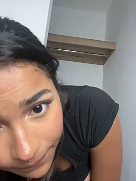 Snapshot of Mariangel_11 chatting on 12.21.24 Mariangel 11 online show from 12.21.24