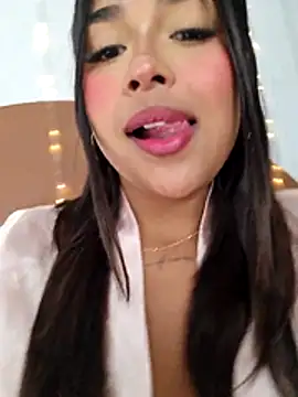 Snapshot of Mariangel_11 chatting on 11.28.25 Mariangel 11 online show from 11.28.25