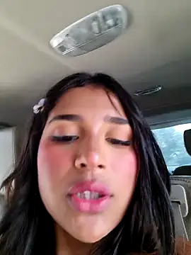 Snapshot of Mariangel_11 chatting on 12.04.25 Mariangel 11 online show from 12.04.25