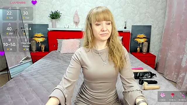 Snapshot of KattyPeachX chatting on 11.17.25 KattyPeachX online show from 11.17.25