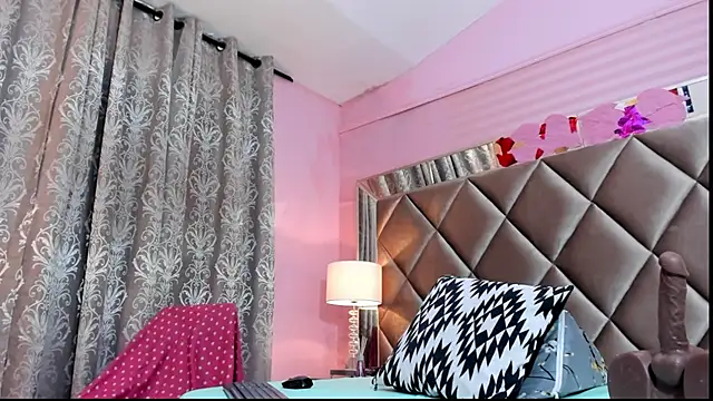 Snapshot of giselle_ocampo chatting on 04.10.26 giselle ocampo online show from 04.10.26