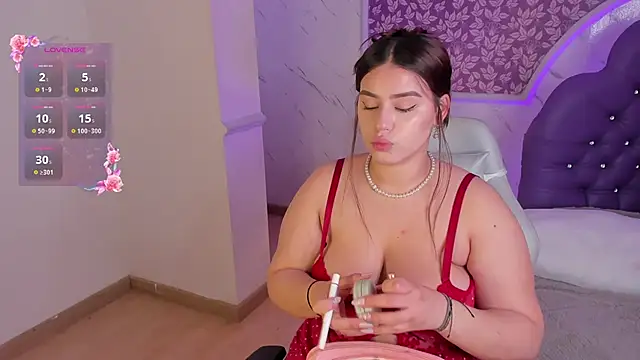 Snapshot of Miamontoya chatting on 11.06.25 Miamontoya online show from 11.06.25