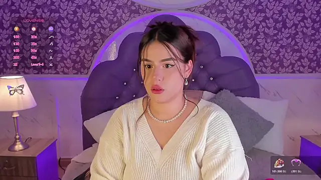 Snapshot of Miamontoya chatting on 11.26.25 Miamontoya online show from 11.26.25