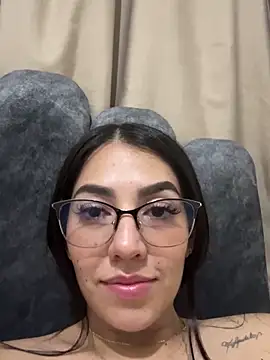 Snapshot of StaceyJones1 chatting on 03.05.25 StaceyJones1 online show from 03.05.25