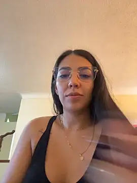 Snapshot of StaceyJones1 chatting on 11.08.25 StaceyJones1 online show from 11.08.25