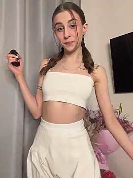 HellPeach online show from 02.06.25