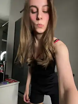 HellPeach online show from 02.17.25