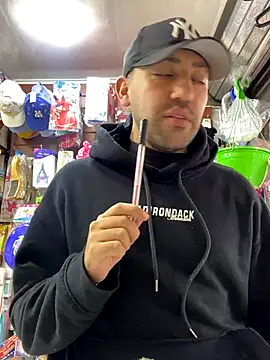 JuanZapata33 online show from 11.26.25