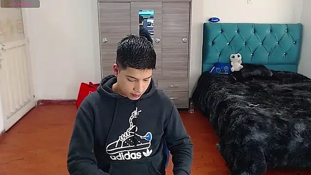 Snapshot of Randy_horny chatting on 09.26.25 Randy horny online show from 09.26.25