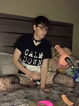 Snapshot of YourFavTwinkie chatting on 01.20.25 YourFavTwinkie online show from 01.20.25